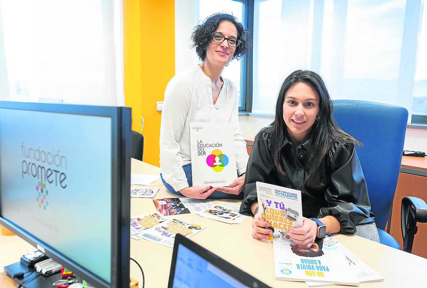 Valvanera Moreno y Noelia Orden, en la sede de la Fundación Promete. 