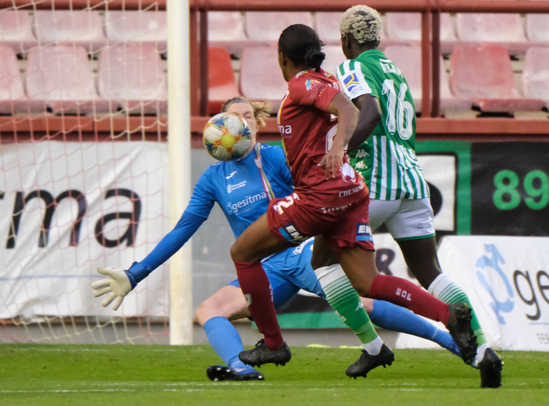 Fotos: Las imágenes de la histórica clasificación del EDF para las semifinales de la Copa de la Reina