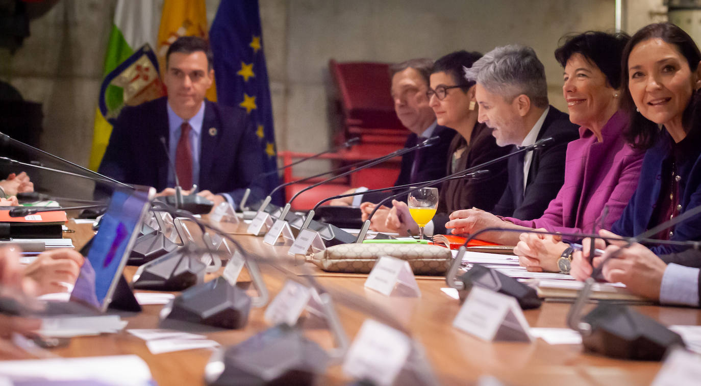 Fotos: Pedro Sánchez y 12 ministros afrontan en Logroño el reto demográfico