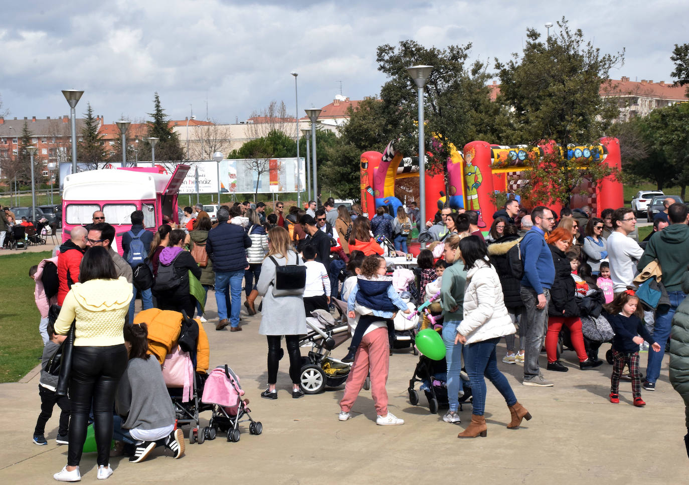 Fotos: Lectura del manifiesto a favor de las personas con enfermedades raras