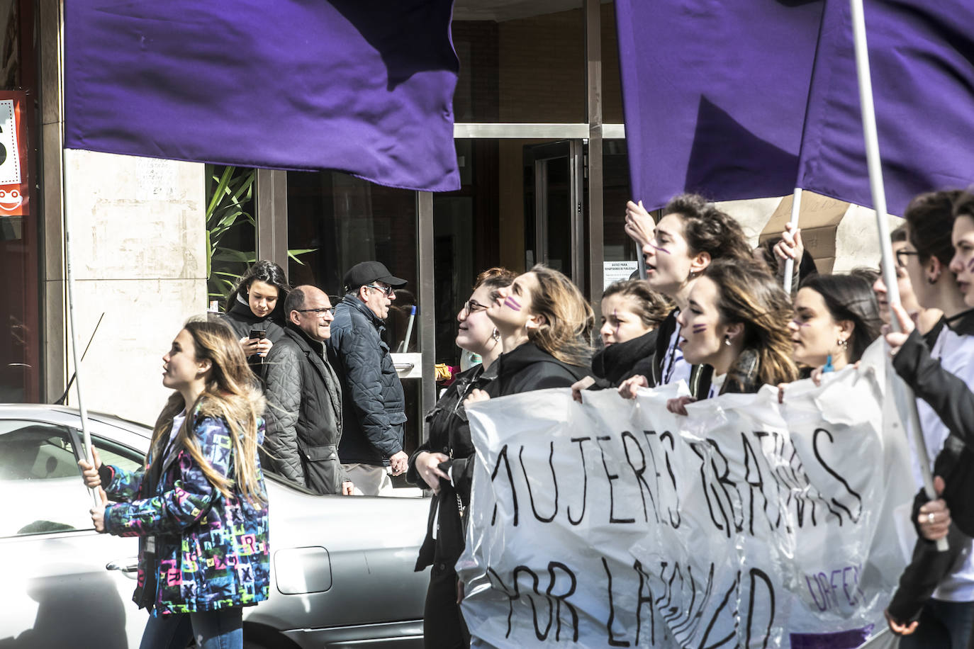 Fotos: 8M: Cientos de estudiantes se manifiestan para reinvidicar la igualdad en la educación