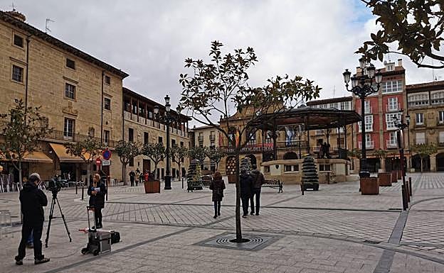 Imagen principal - Coronavirus en La Rioja: la alerta sanitaria vacía el centro de Haro