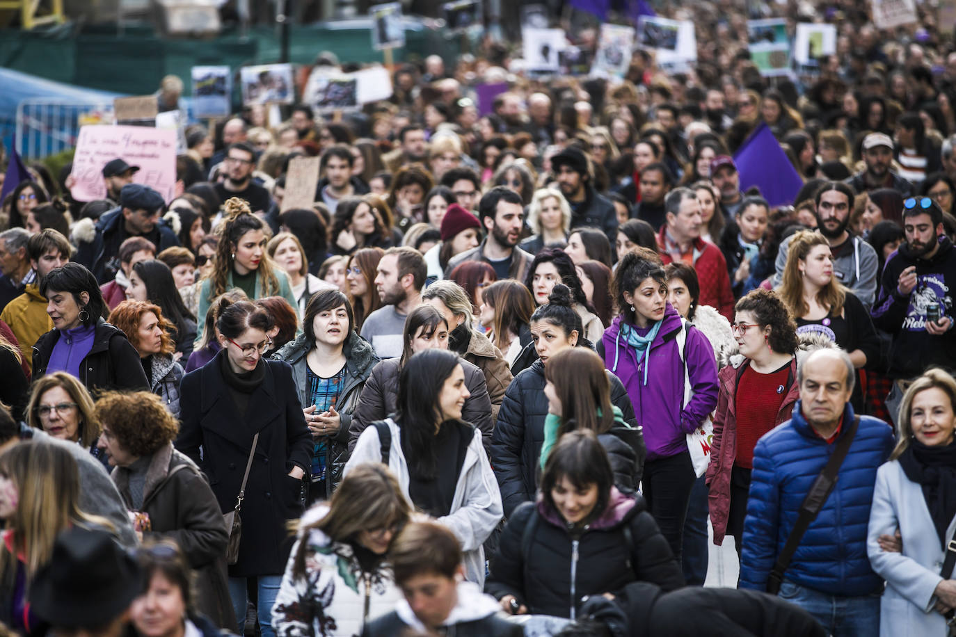 Fotos: 8M: Manifestación del Día Internacional de la Mujer en Logroño