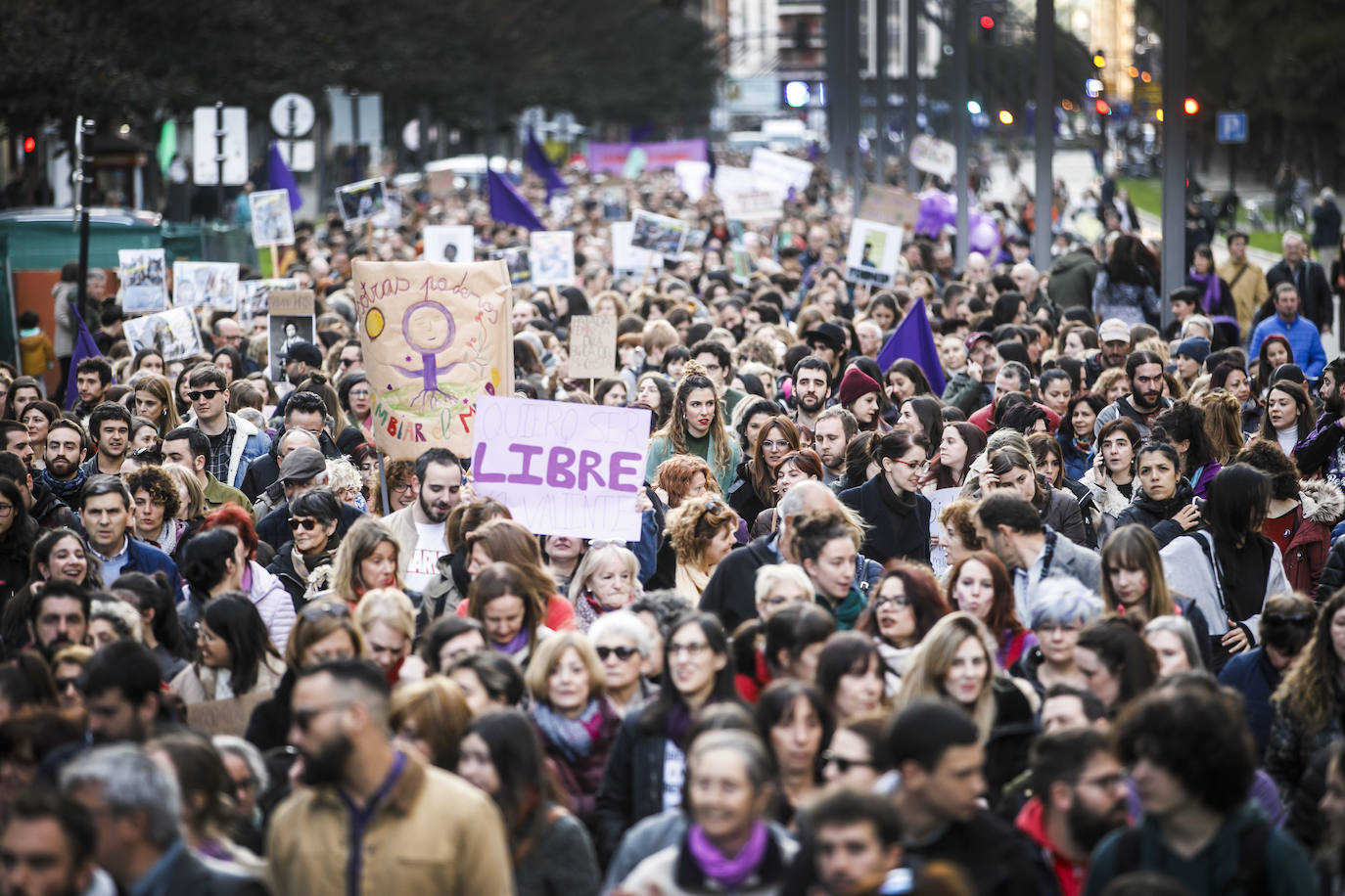 Fotos: 8M: Manifestación del Día Internacional de la Mujer en Logroño