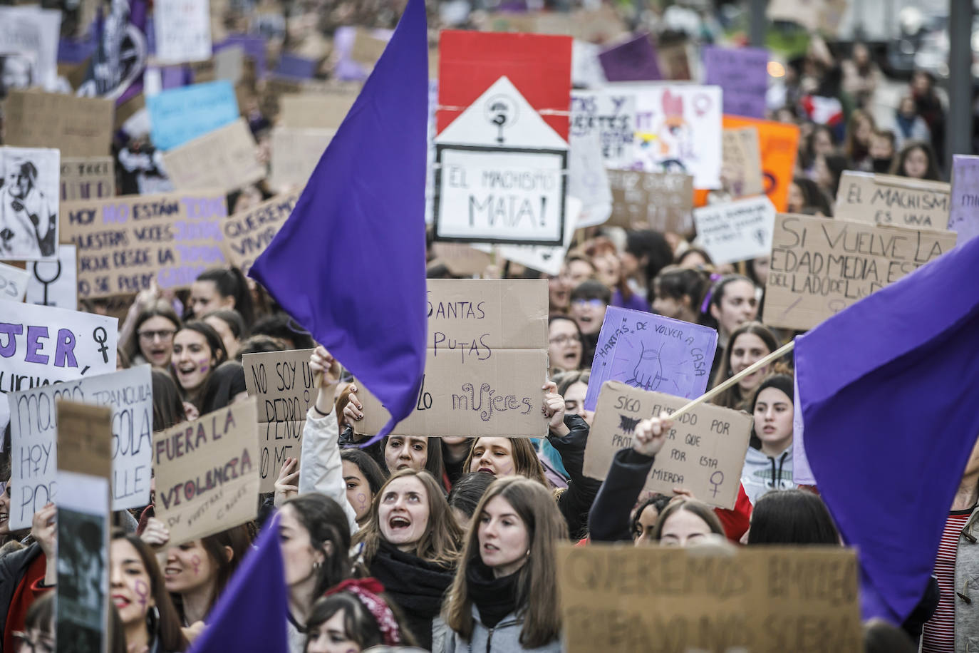 Fotos: 8M: Manifestación del Día Internacional de la Mujer en Logroño