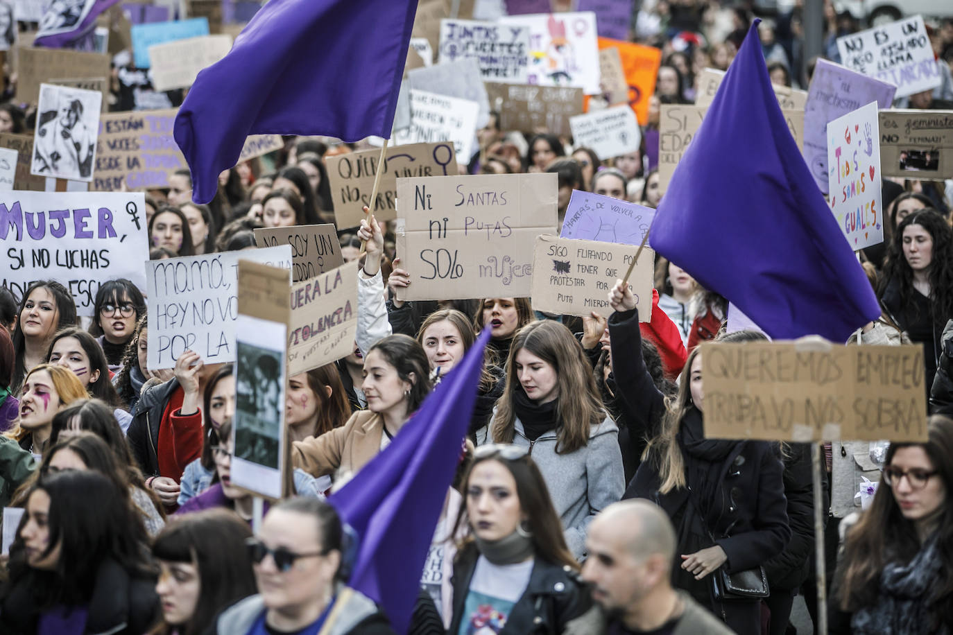 Fotos: 8M: Manifestación del Día Internacional de la Mujer en Logroño