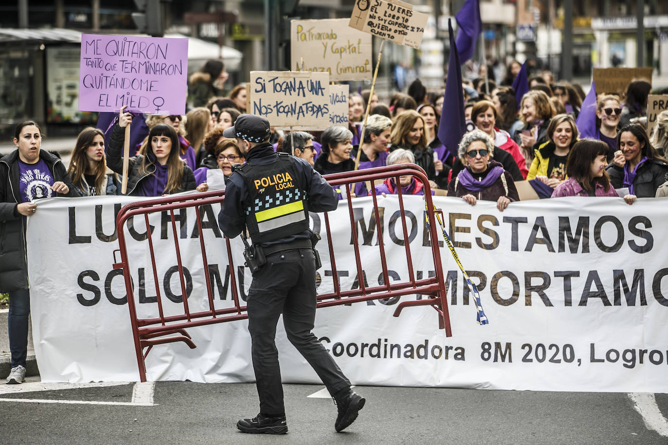 Fotos: 8M: Manifestación del Día Internacional de la Mujer en Logroño