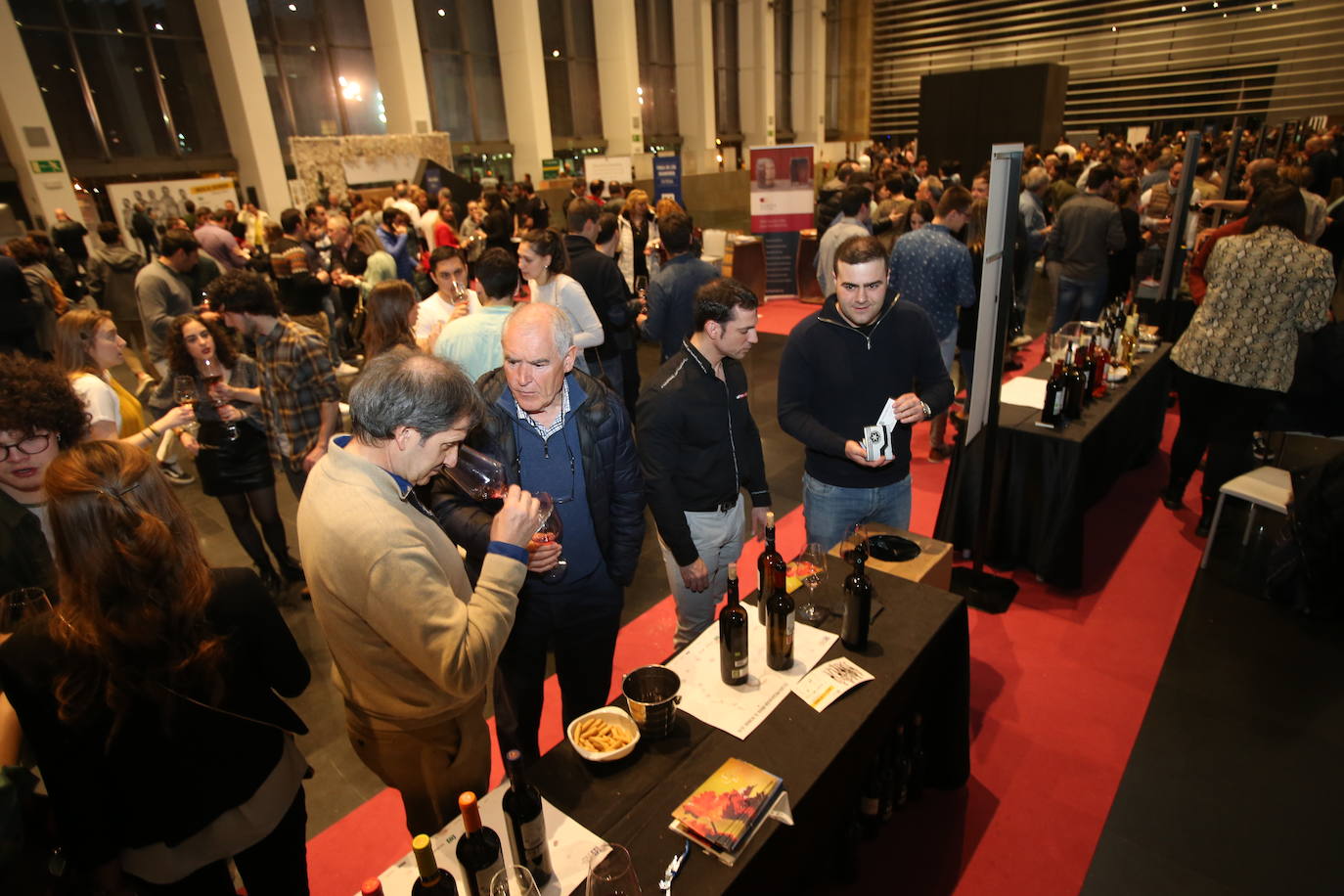 Fotos: Cata de Bodegas Familiares de Rioja