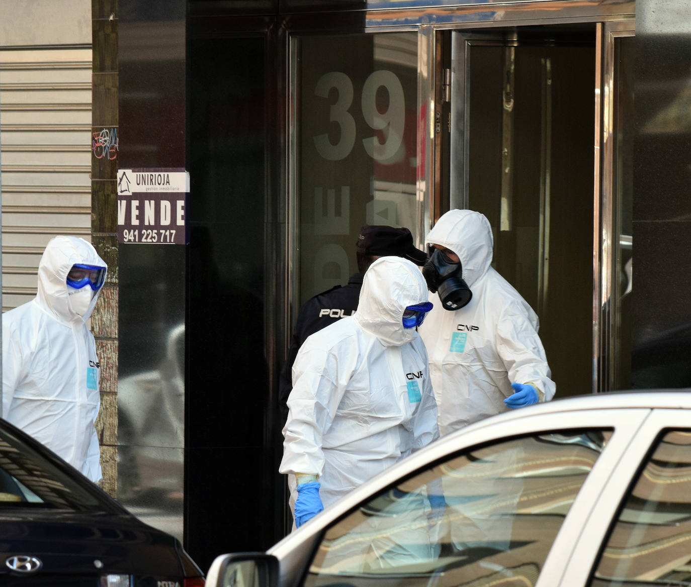 Fotos: La Policía entrega notificaciones en Logroño