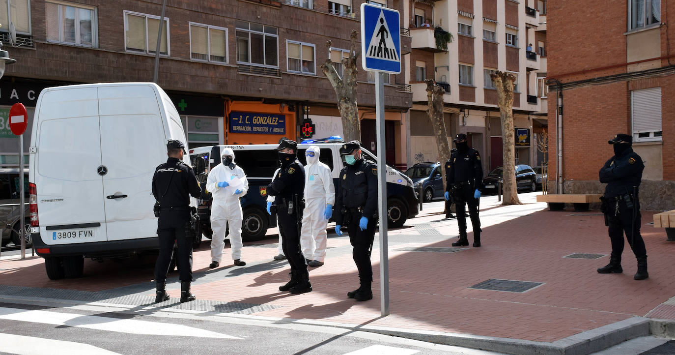 Fotos: La Policía entrega notificaciones en Logroño