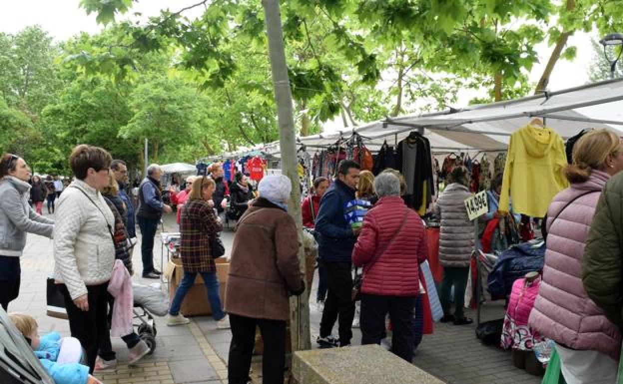 Tradicional mercadillo de los jueves en Nájera. 