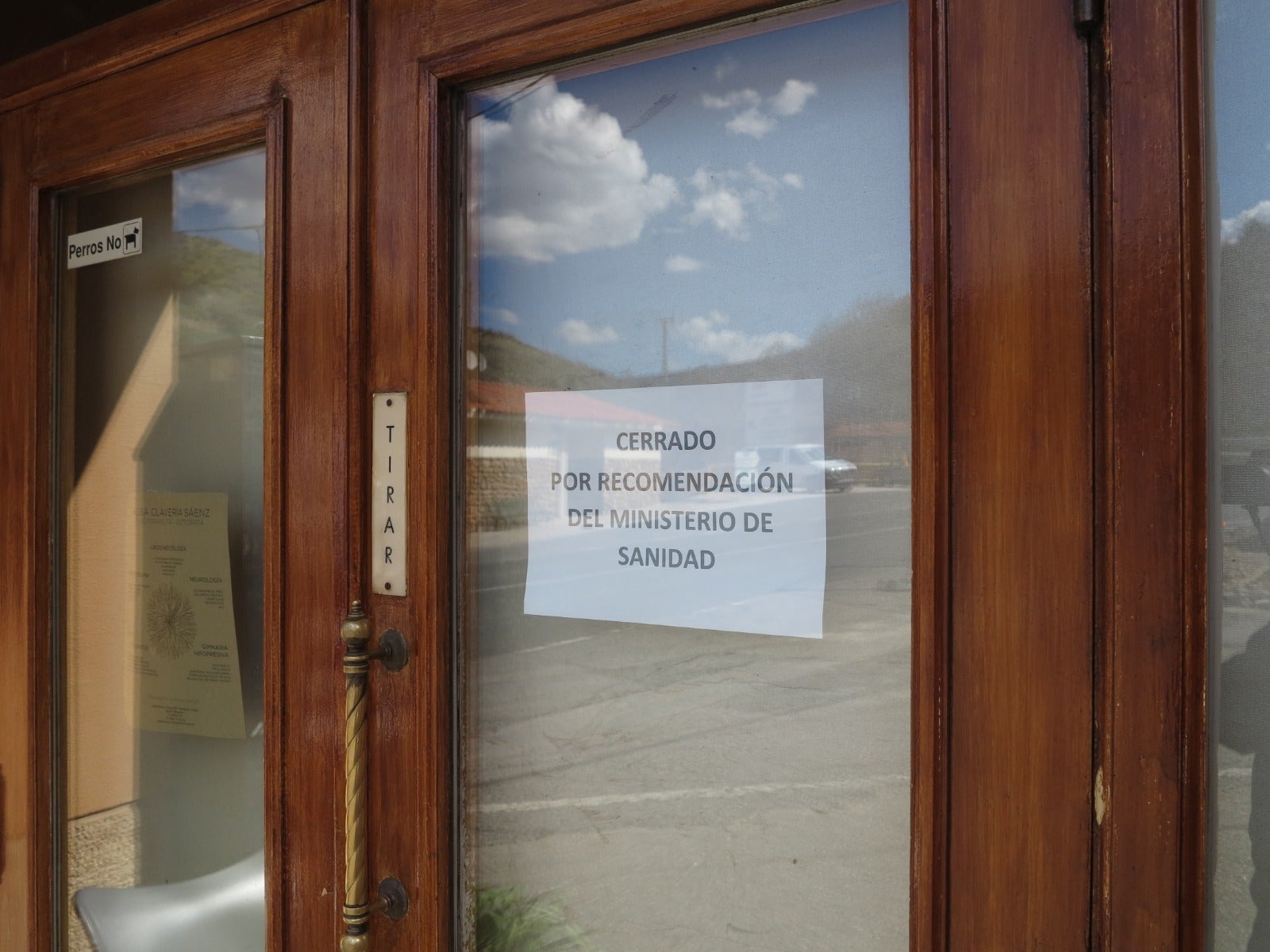 Fotos: Bares cerrados en Cameros y la N-111 vacía como consecuencia del coronavirus