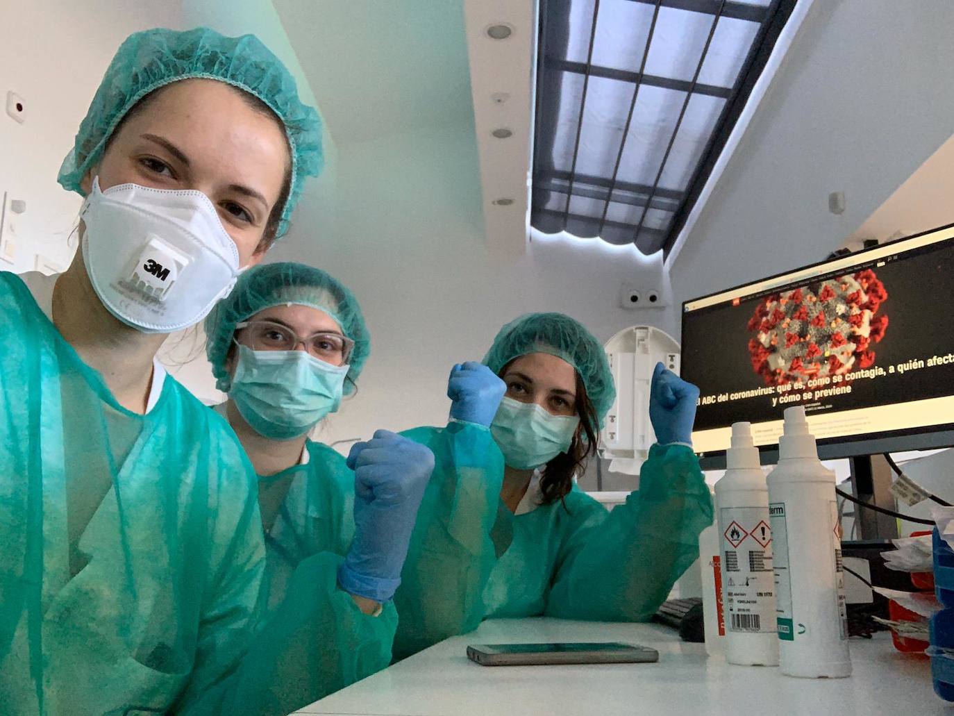 Laura Calvo, Patricia Miranda y Carla Calvo, Enfermeras y TCAE en diálisis de Fundacion Hospital de Calahorra