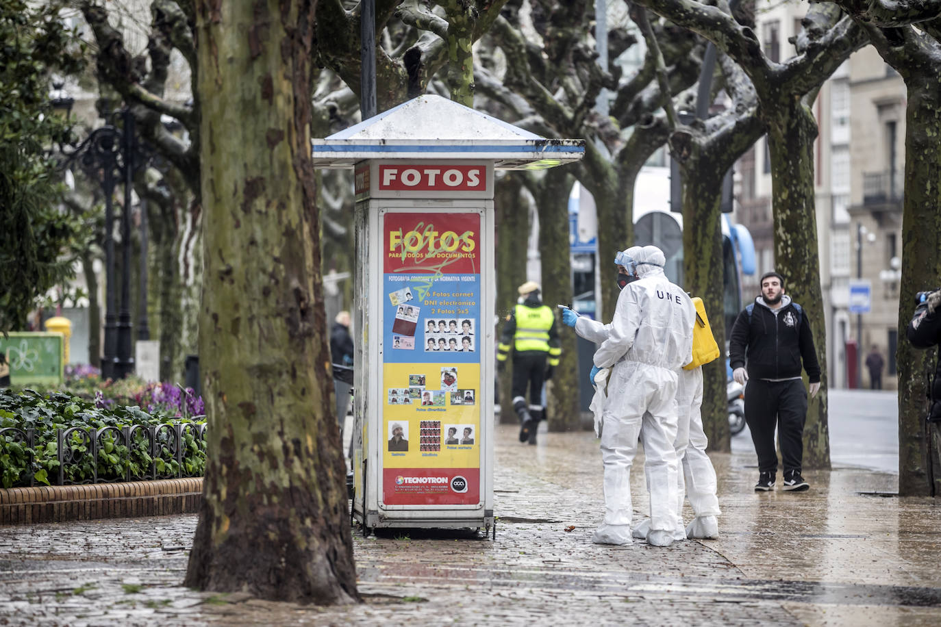 Fotos: La limpieza de la UME en Logroño