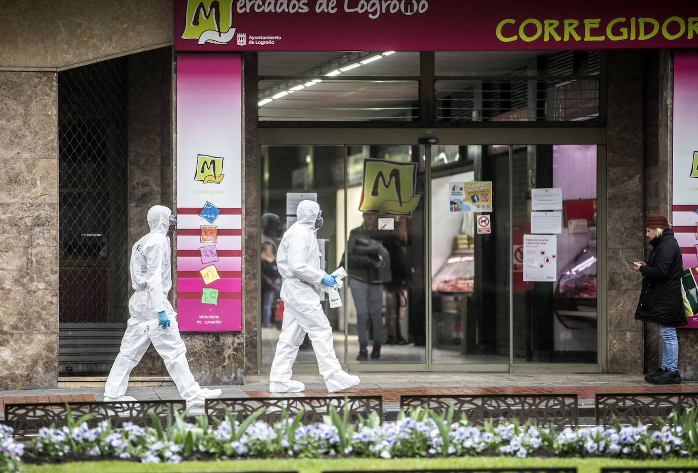 Fotos: La limpieza de la UME en Logroño