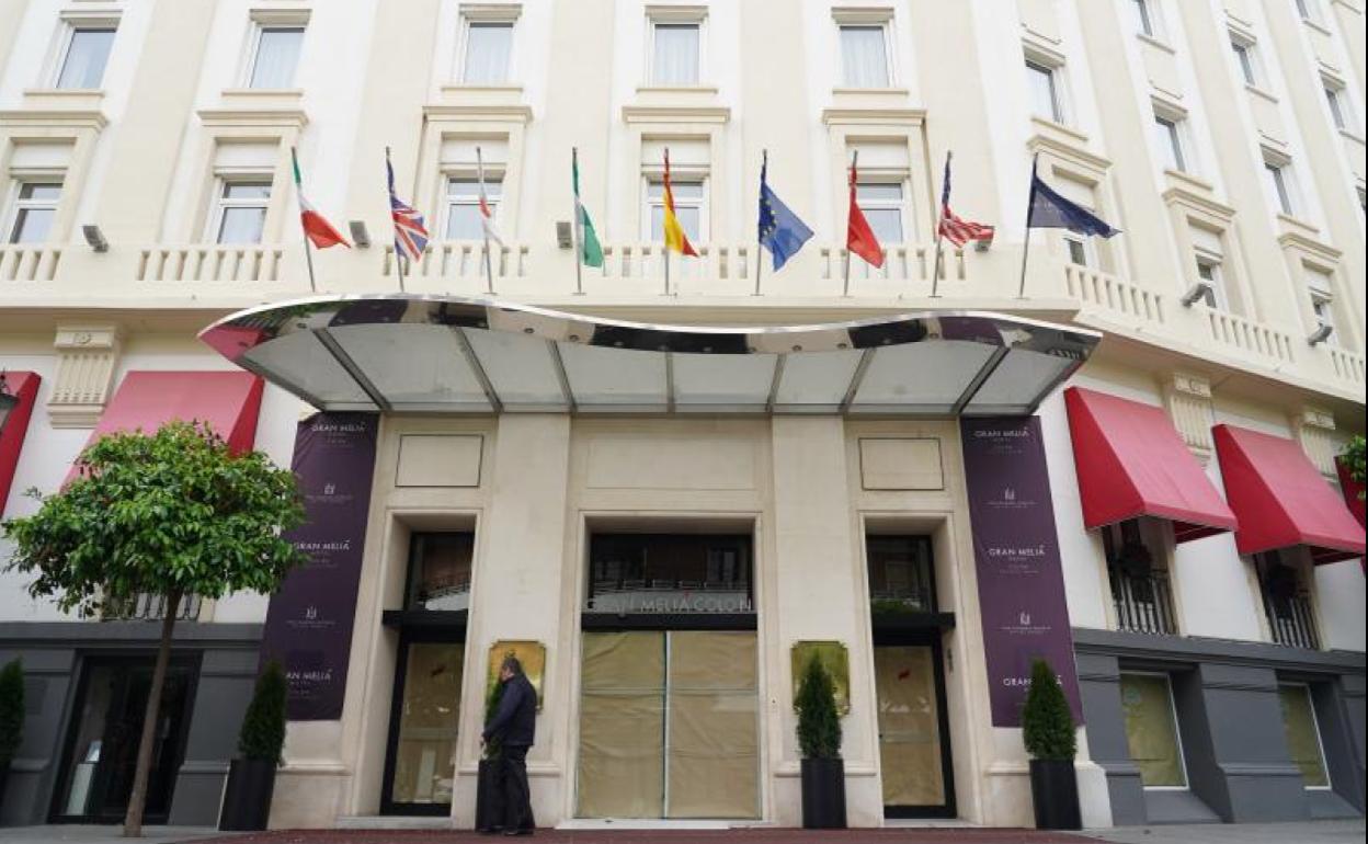 El hotel Colón de Sevilla, cerrado a consecuencia del coronavirus.