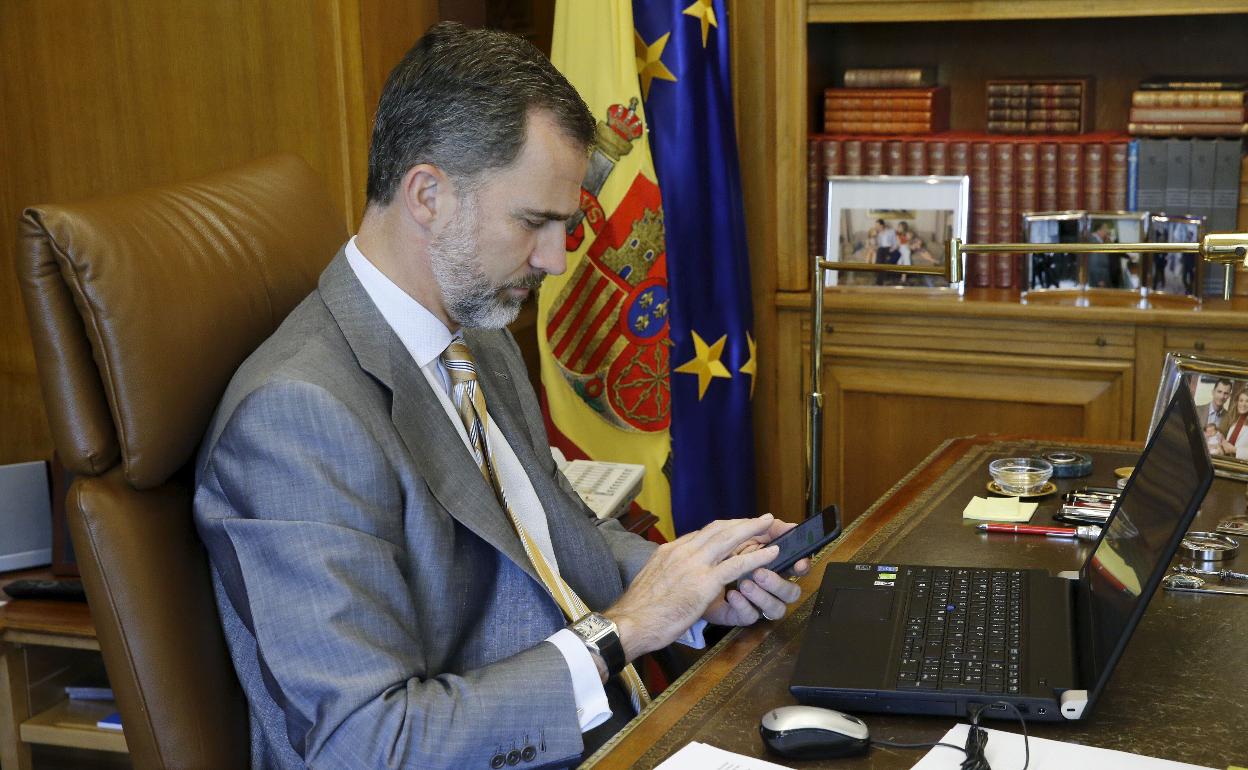 Coronavirus en La Rioja: Los reyes agradecen a los sanitarios del San Pedro su «heroica» tarea