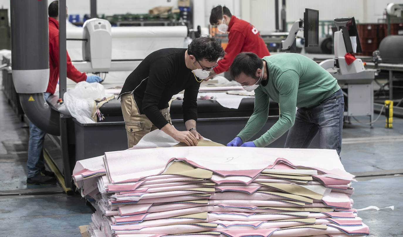 Fotos coronavirus en La Rioja: Arnedo, una gran cadena solidaria