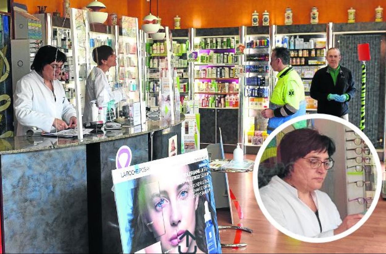 Gómez y sus compañeras, en la farmacia de Juan II de Logroño. 