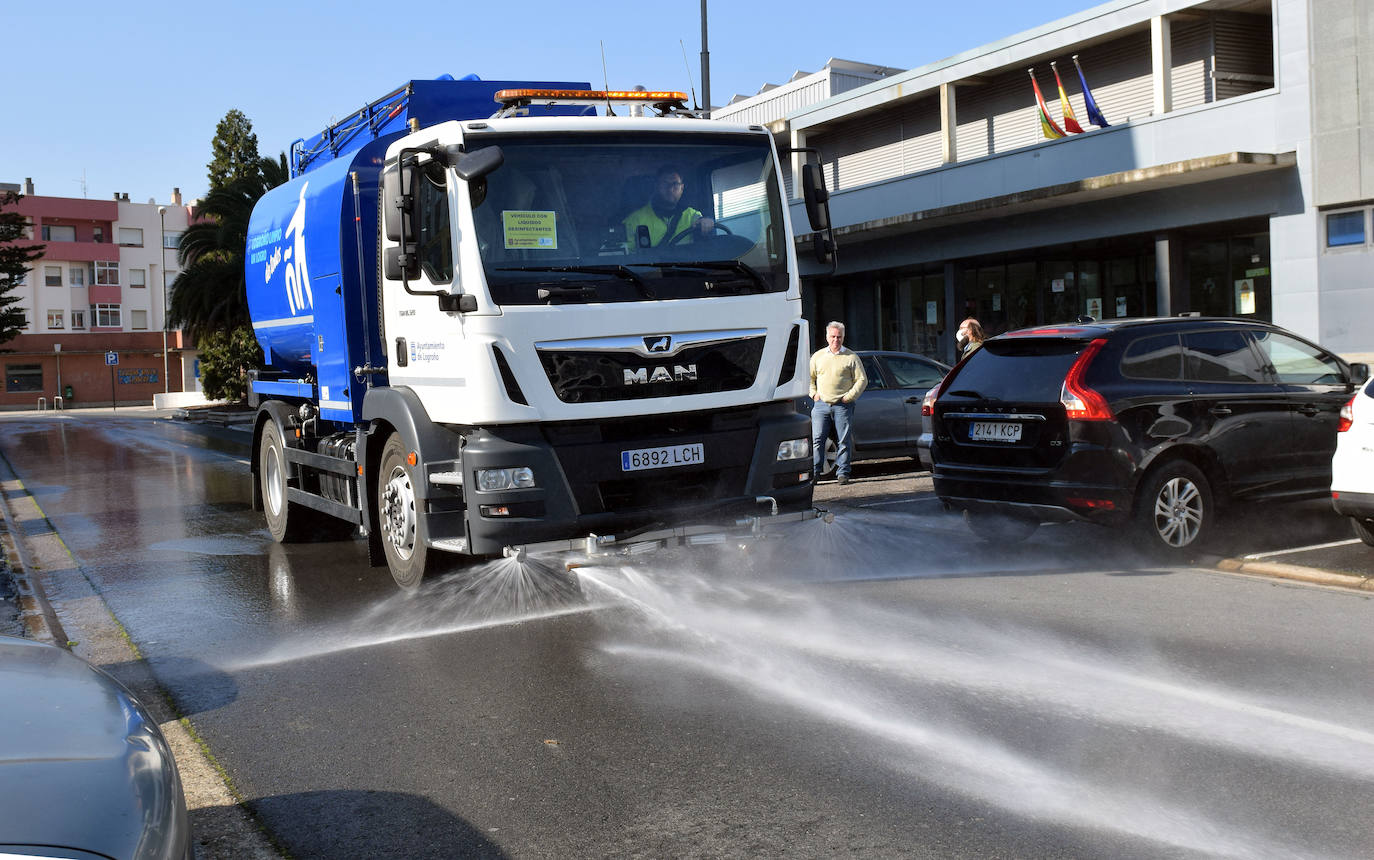 Brigadas municipales. Así trabajan los equipos de limpieza y desinfección del Ayuntamiento de Logroño frente al coronavirus