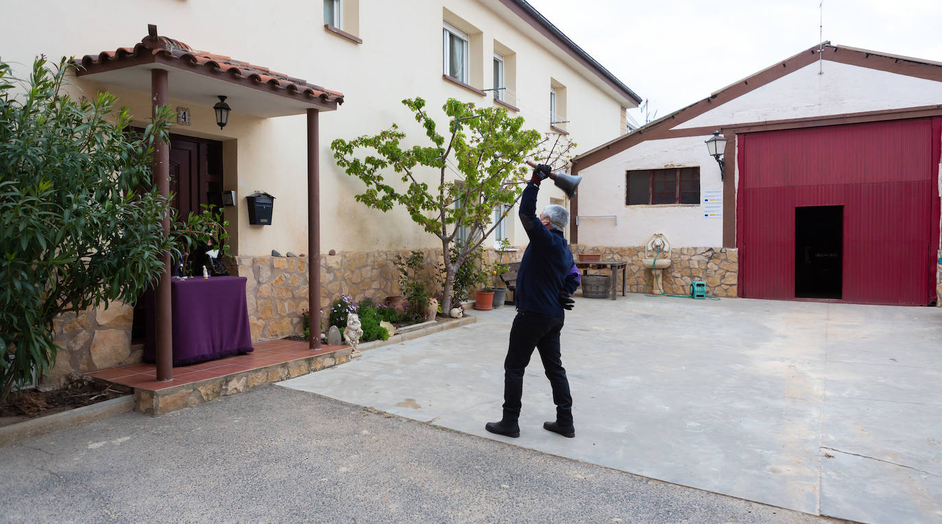 El coronavirus no impide el toque de campana en San Vicente
