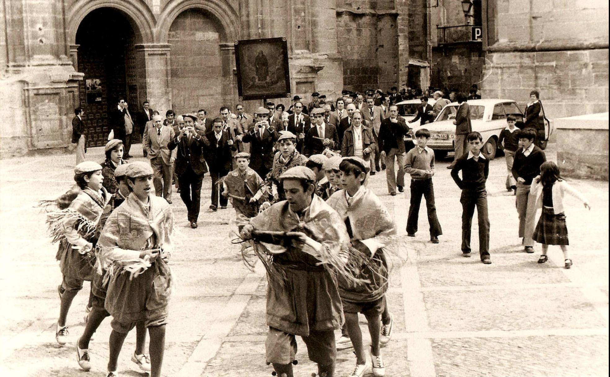 El traslado del cuadro fue el único acto que se celebró en 1943. En la imagen, uno en los años 70-80