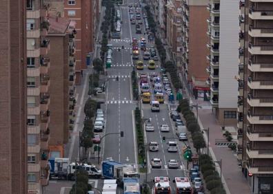 Imagen secundaria 1 - Algunas de las imágenes del paso de la comitiva. 