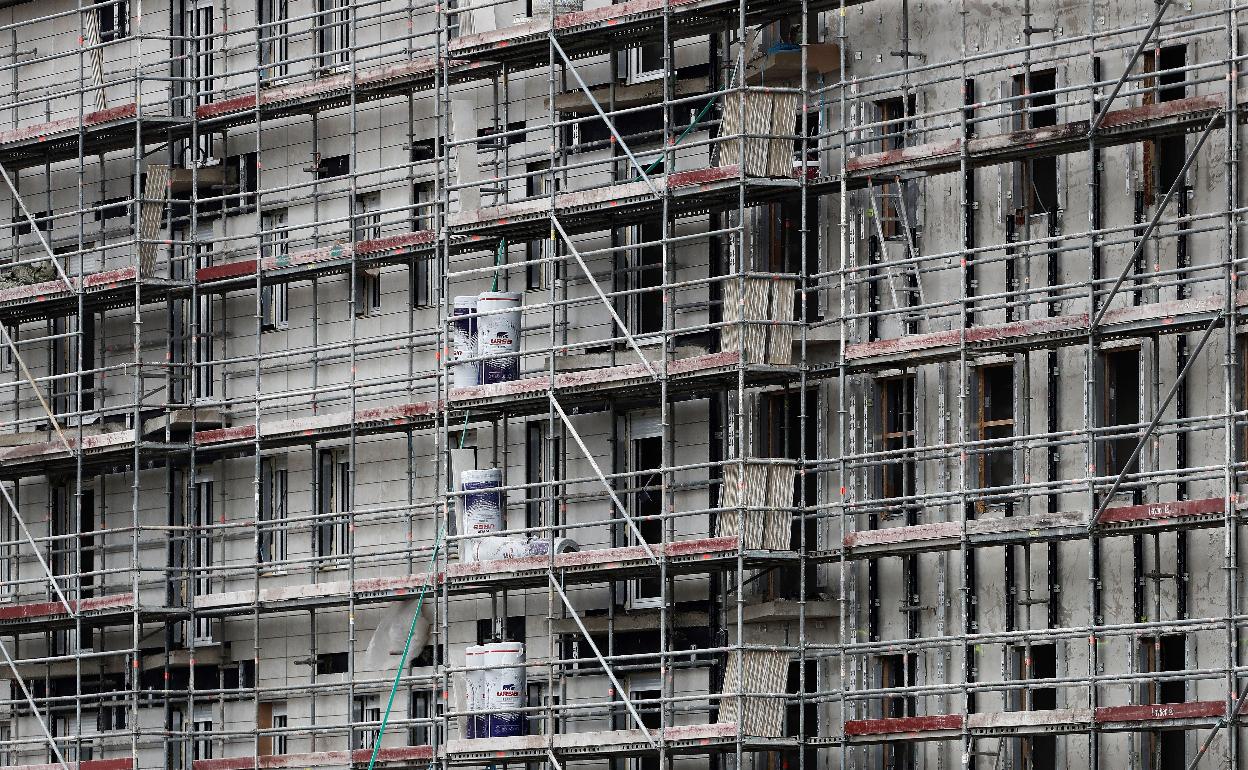 Obra de construcción detenida por el confinamiento 