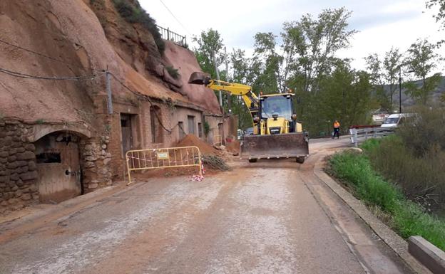 Imagen principal - Desprendimiento en el Barrio Bodegas de Quel