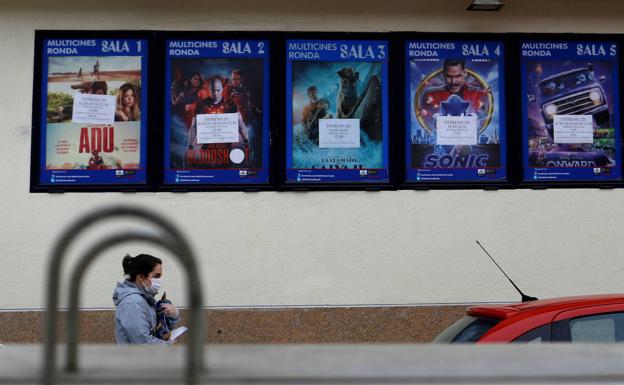 Cines cerrados en Ronda (Málaga).