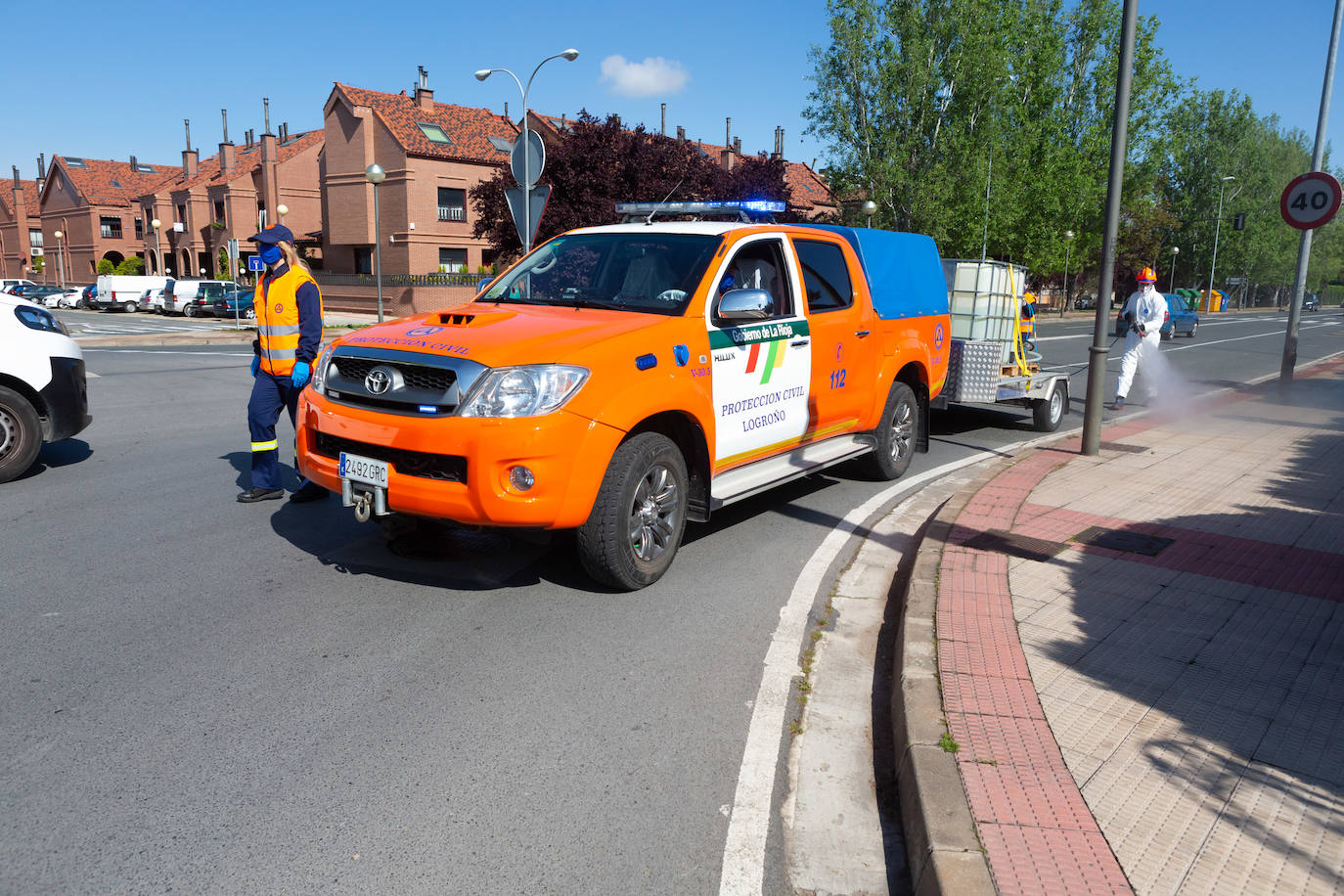 reinta y cinco voluntarios luchan contra el COVID-19
