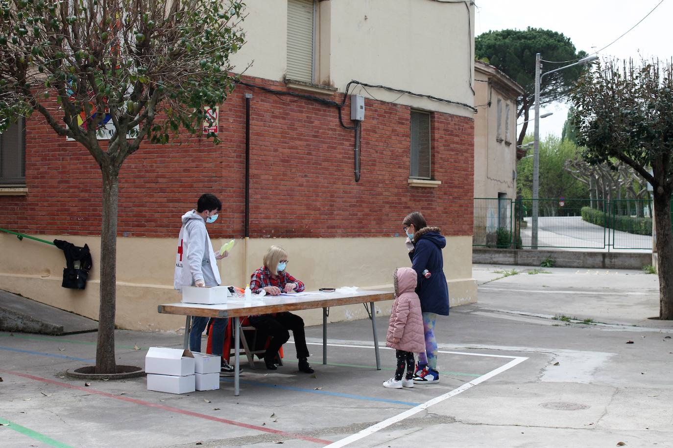 Nájera es uno de los lugares donde este domingo se han comenzado a repartir las pantallas protectoras para los niños.