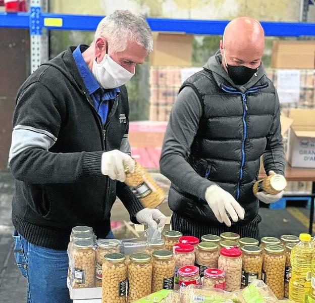 Personal de uno de los bancos de alimentos. 