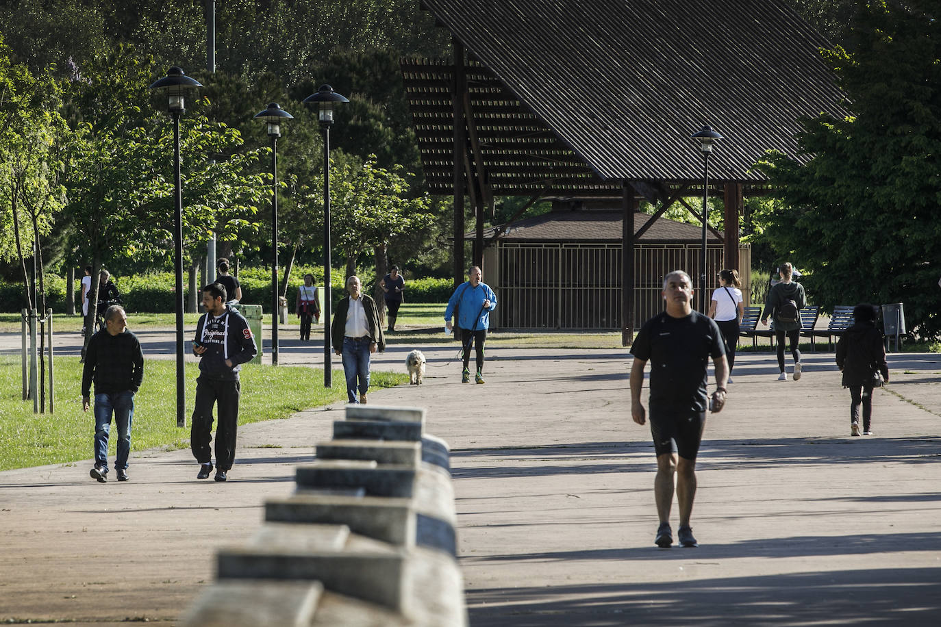 Fotos: Logroño sale a la calle a pasear y a hacer deporte