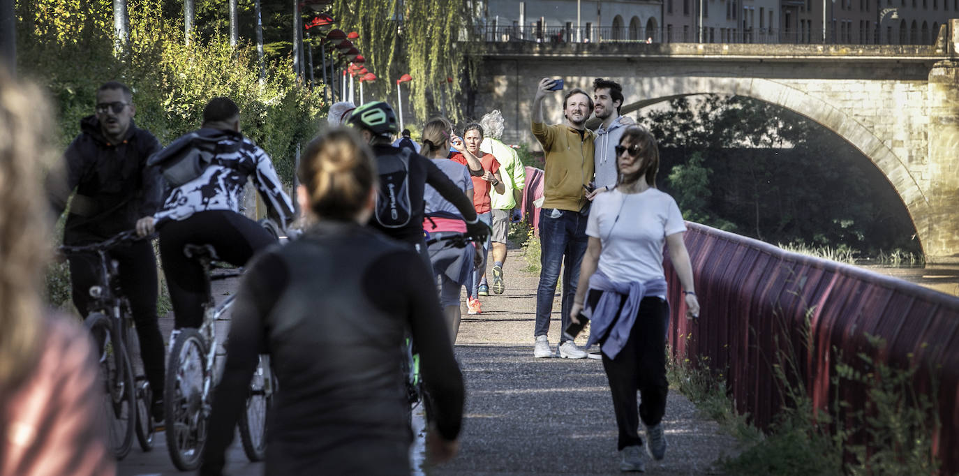 Fotos: Logroño sale a la calle a pasear y a hacer deporte