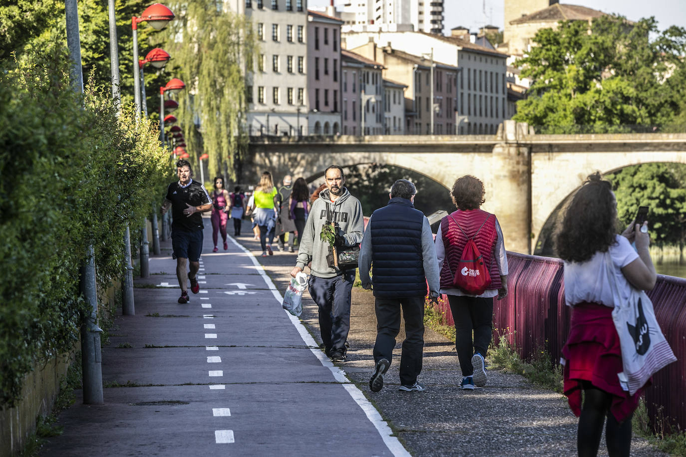 Fotos: Logroño sale a la calle a pasear y a hacer deporte