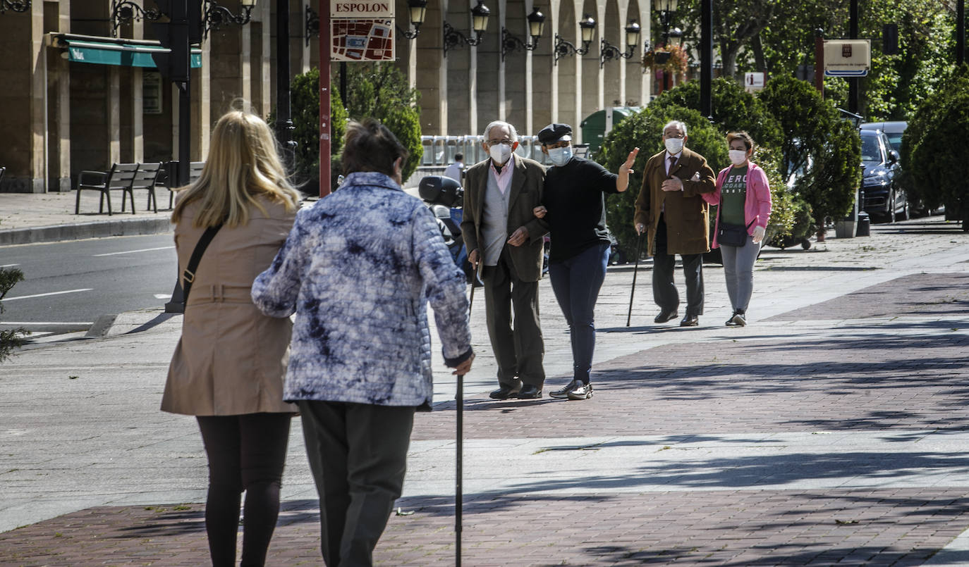 Fotos: Logroño sale a la calle a pasear y a hacer deporte