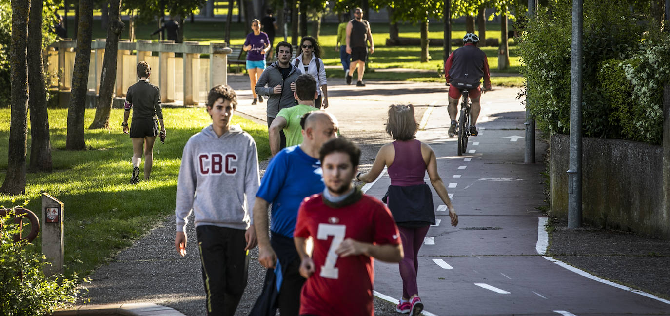 Fotos: Logroño sale a la calle a pasear y a hacer deporte