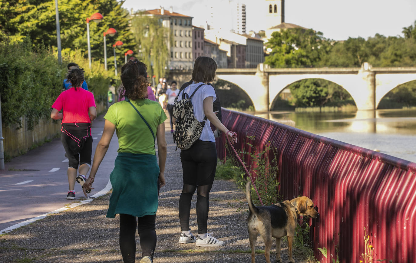 Fotos: Logroño sale a la calle a pasear y a hacer deporte