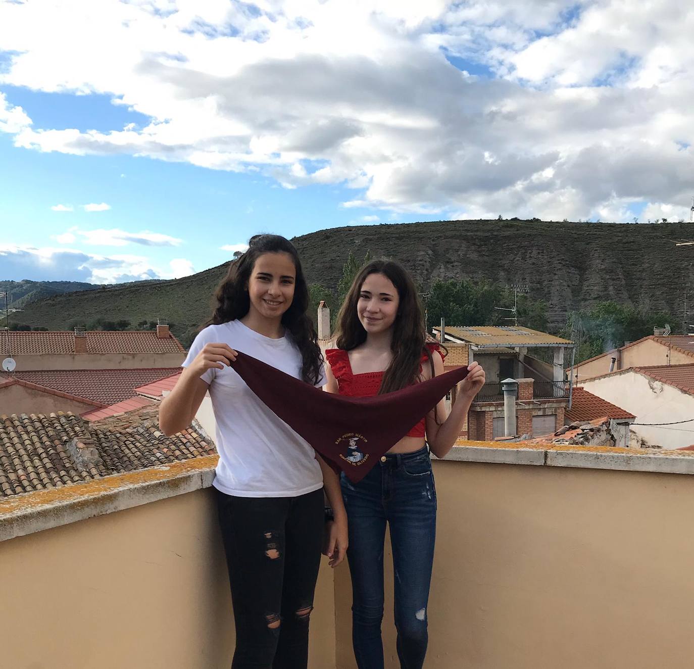 La semana pasada Rincón de Olivedo celebró San Pedro Mártir de Verona. El programa incluyó misa por Facebook, disfraces, gincana, ronda, almuerzo y 'pobre de mí' en los balcones.