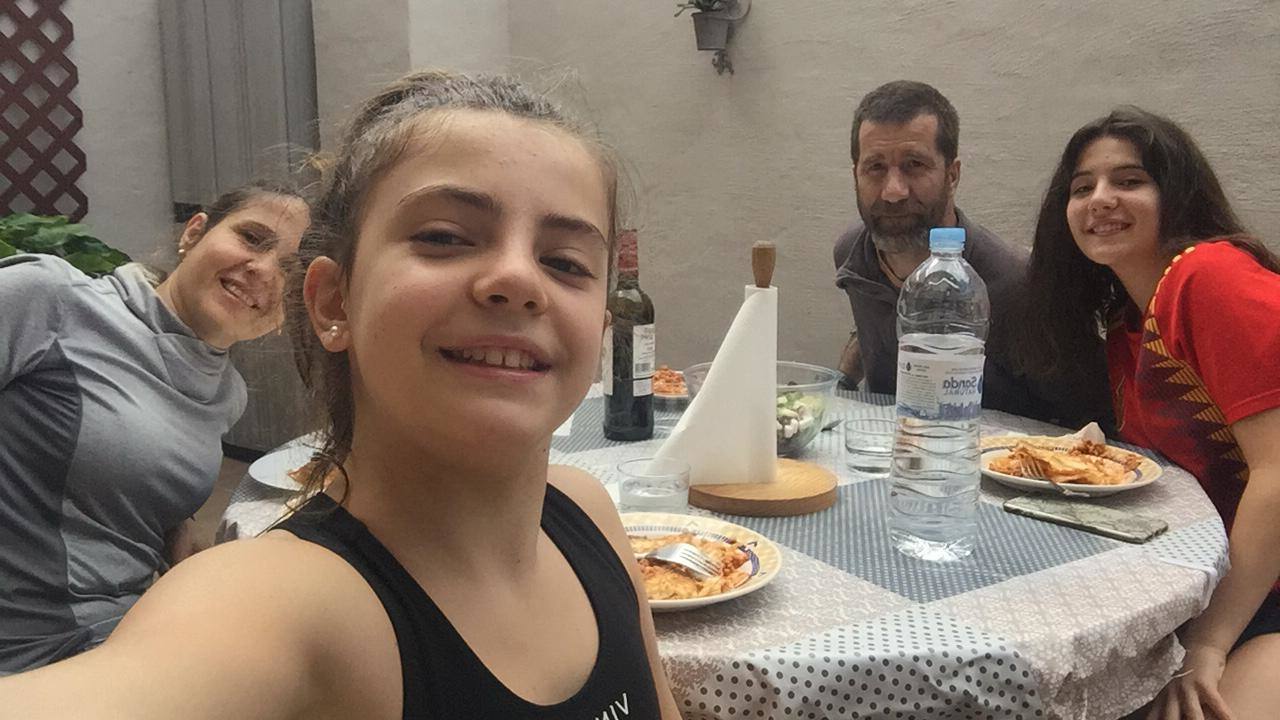 La semana pasada Rincón de Olivedo celebró San Pedro Mártir de Verona. El programa incluyó misa por Facebook, disfraces, gincana, ronda, almuerzo y 'pobre de mí' en los balcones.