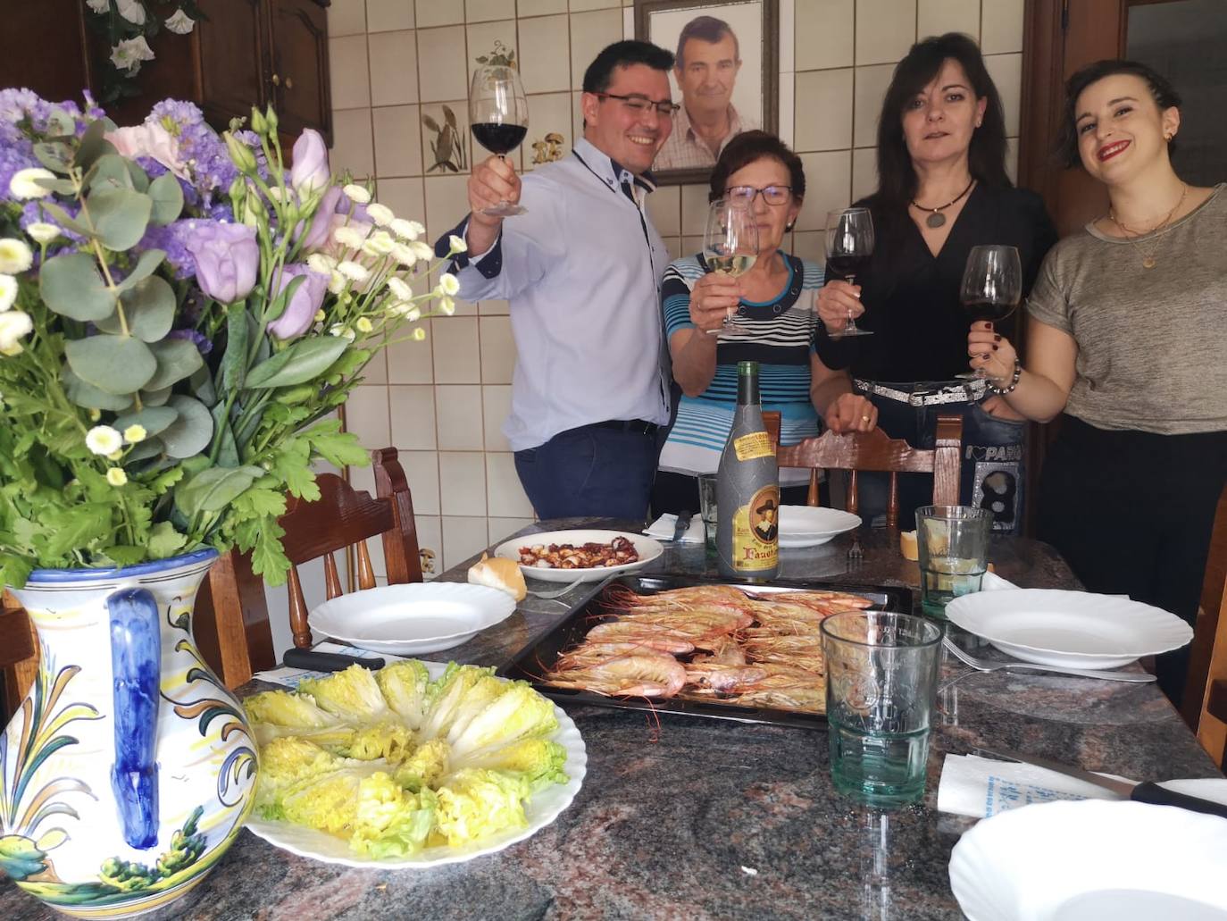 La semana pasada Rincón de Olivedo celebró San Pedro Mártir de Verona. El programa incluyó misa por Facebook, disfraces, gincana, ronda, almuerzo y 'pobre de mí' en los balcones.