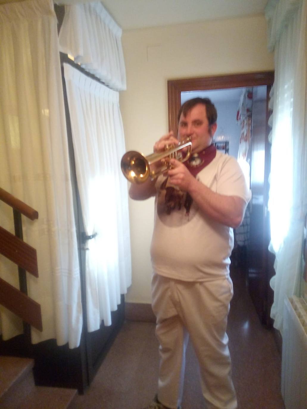 La semana pasada Rincón de Olivedo celebró San Pedro Mártir de Verona. El programa incluyó misa por Facebook, disfraces, gincana, ronda, almuerzo y 'pobre de mí' en los balcones.