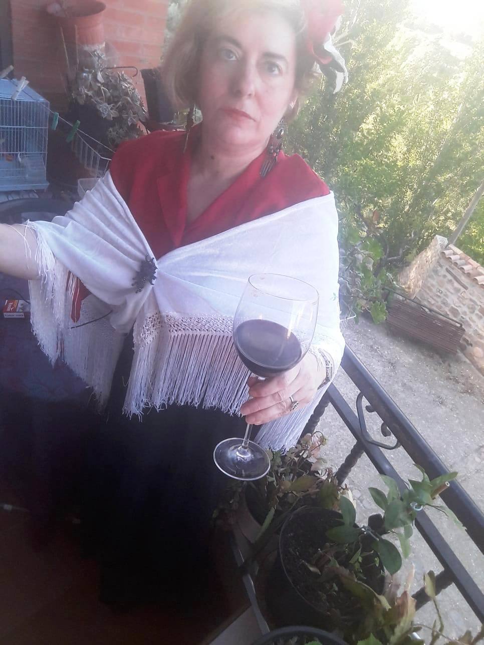 La semana pasada Rincón de Olivedo celebró San Pedro Mártir de Verona. El programa incluyó misa por Facebook, disfraces, gincana, ronda, almuerzo y 'pobre de mí' en los balcones.