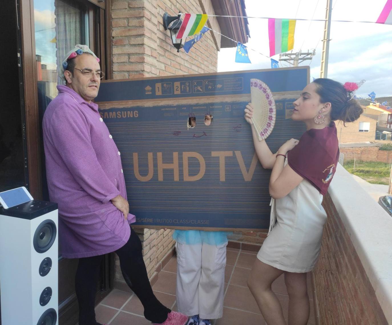 La semana pasada Rincón de Olivedo celebró San Pedro Mártir de Verona. El programa incluyó misa por Facebook, disfraces, gincana, ronda, almuerzo y 'pobre de mí' en los balcones.