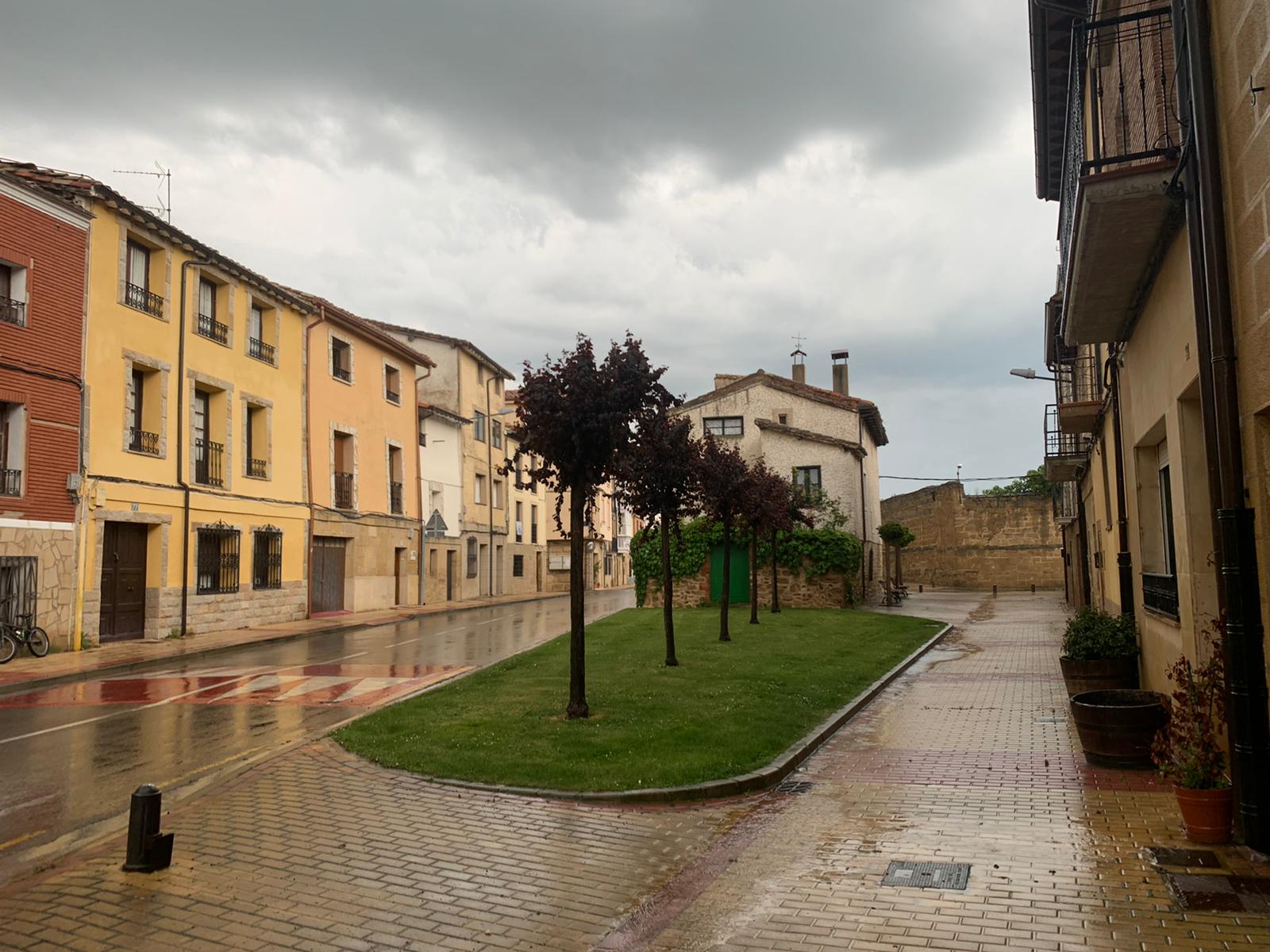 El granizo descarga con fuerza en La Rioja Alta