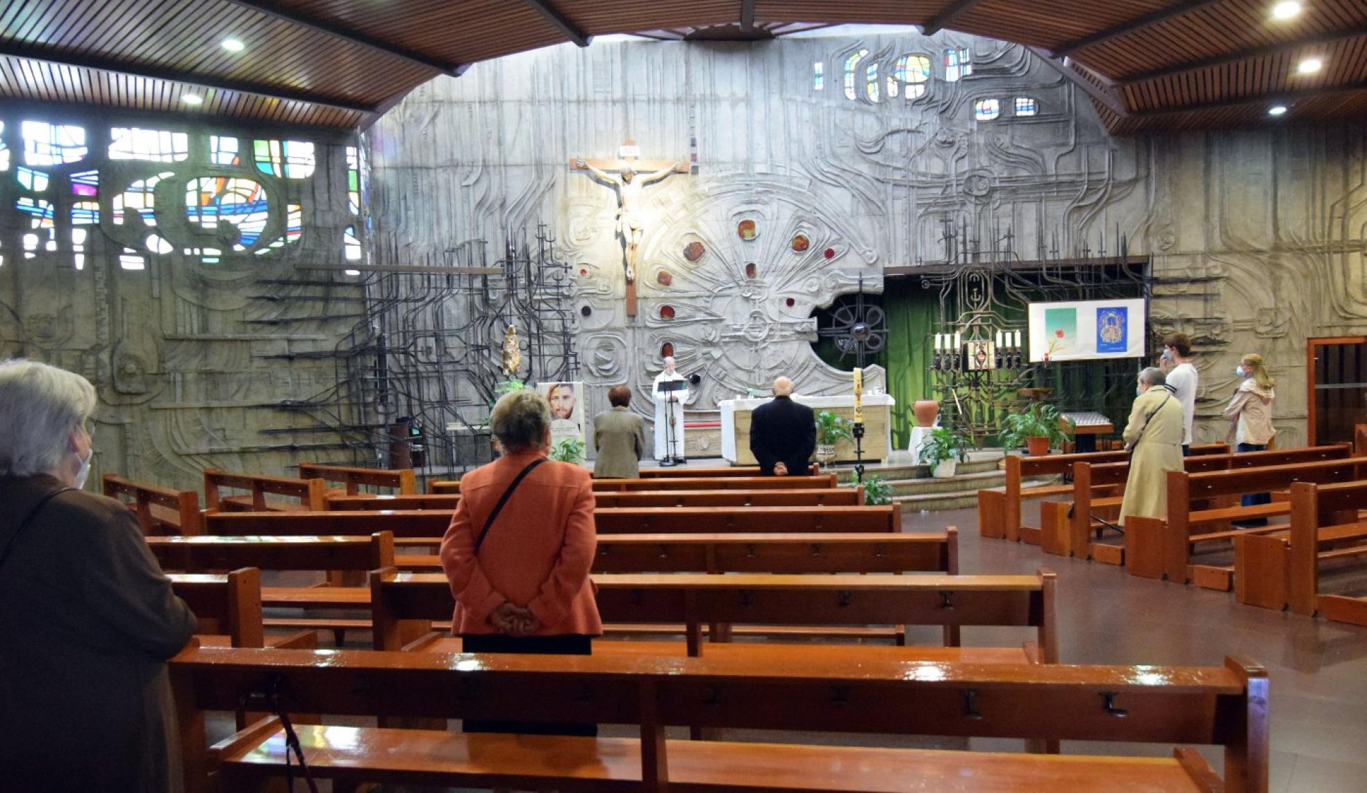 Ayer, primer día de misas en la parroquia logroñesa Corazón de María. 