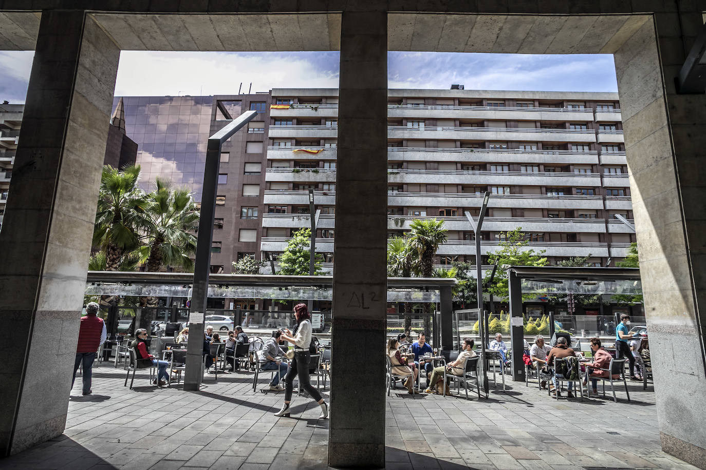 Fotos: Los logroñeses llenan las terrazas en el primer día de la fase 1