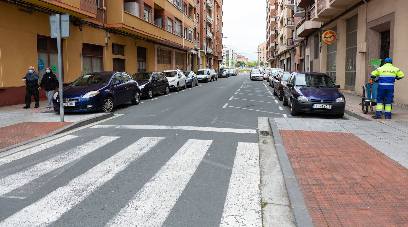 La ciudad de Logroño amplía sus aceras para desplazarse de forma segura durante la crisis pero con visos de permanencia