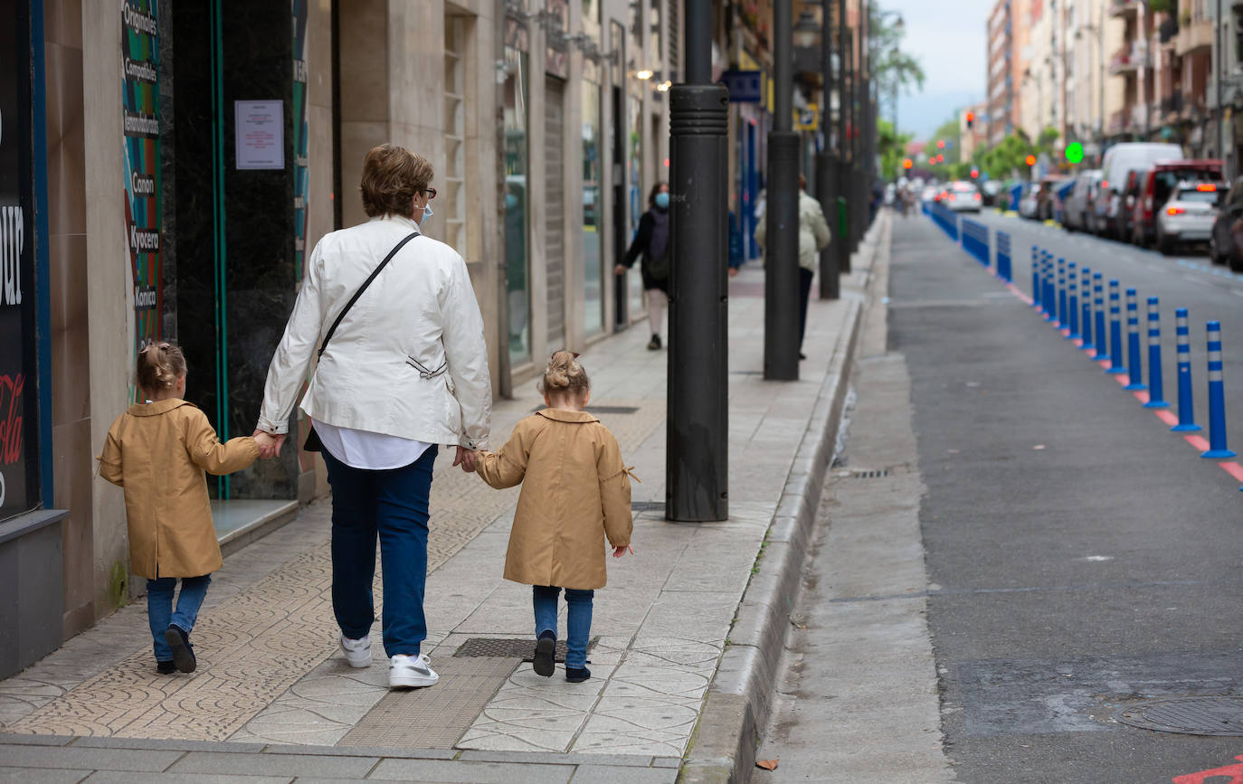 La ciudad de Logroño amplía sus aceras para desplazarse de forma segura durante la crisis pero con visos de permanencia